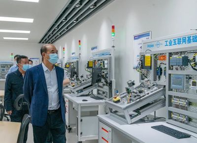 省委教育工委、省教育廳赴神木職業(yè)技術(shù)學(xué)院調(diào)研機(jī)電化工職業(yè)教育工作